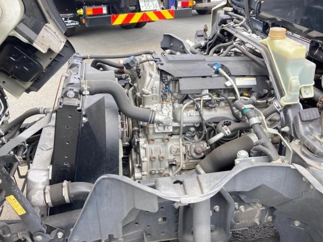 Mitsubishi CANTER 2023-04 8770587-17