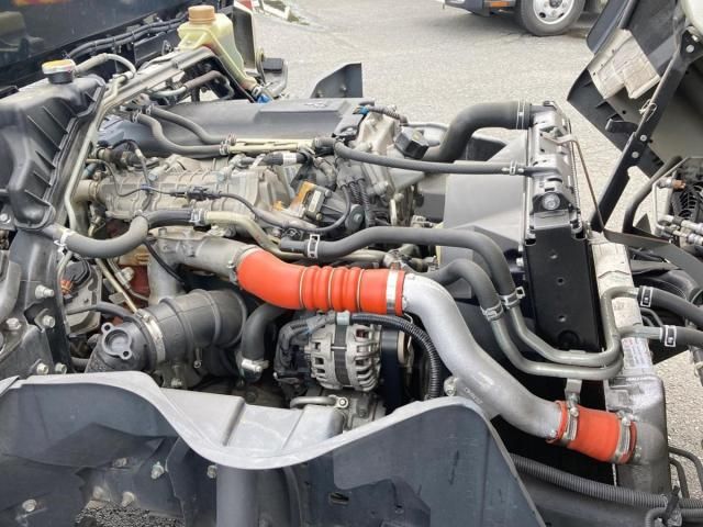 Mitsubishi CANTER 2023-04 8770587-18