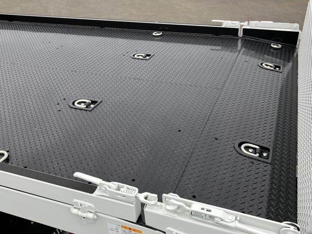 Mitsubishi CANTER 2026-04 8770578-11