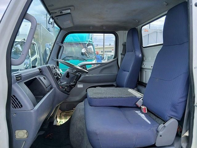 Mitsubishi CANTER 2010-10 8770609-18