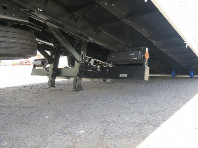 Mitsubishi CANTER 2026-05 8770577-9