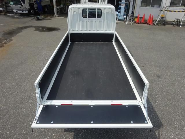 Mitsubishi CANTER 2026-04 8770595-12