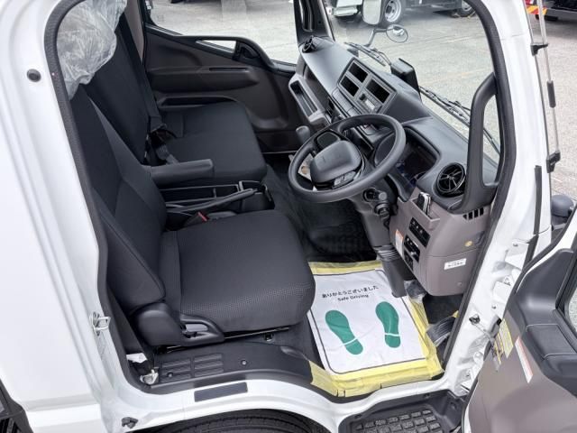 Mitsubishi CANTER 2026-05 8770579-7