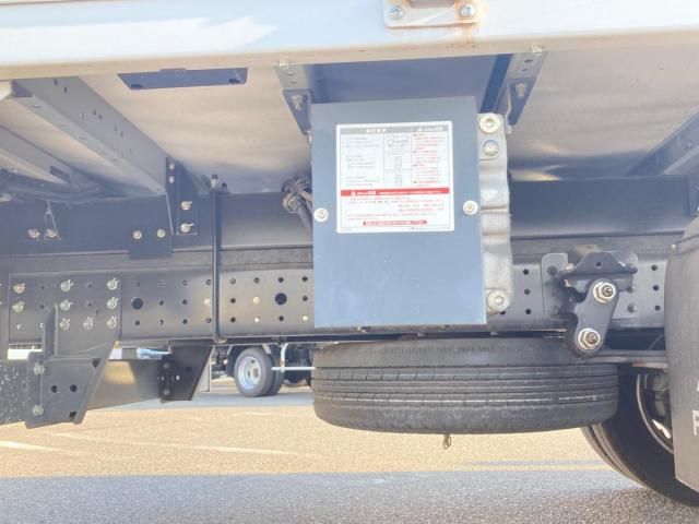 Mitsubishi CANTER 2023-09 8770588-13