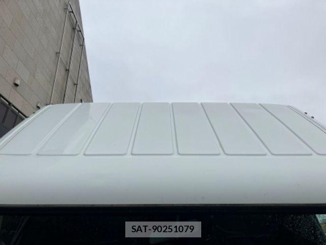 Mitsubishi CANTER 2018-06 8779694-16