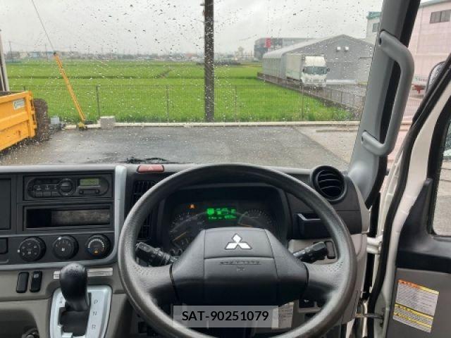 Mitsubishi CANTER 2018-06 8779694-17