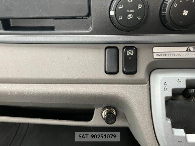 Mitsubishi CANTER 2018-06 8779694-20
