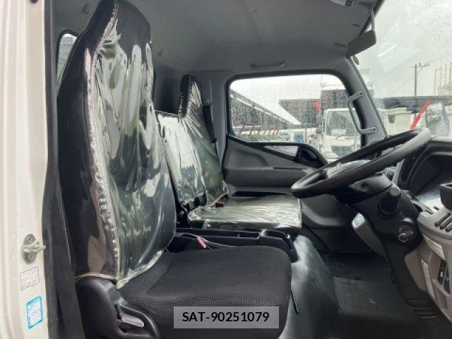 Mitsubishi CANTER 2018-06 8779694-24