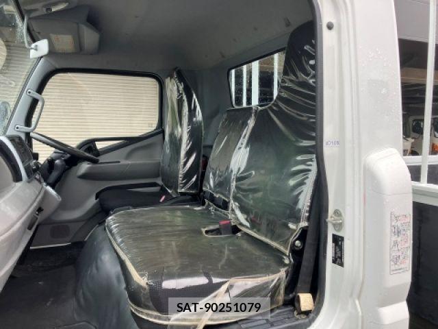 Mitsubishi CANTER 2018-06 8779694-25