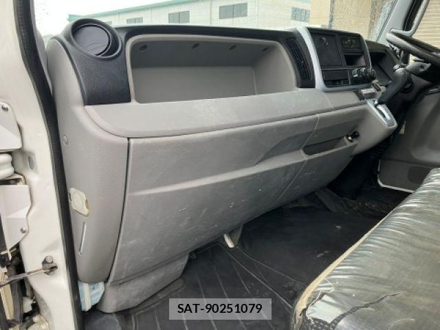 Mitsubishi CANTER 2018-06 8779694-26