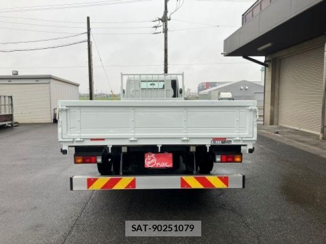 Mitsubishi CANTER 2018-06 8779694-3