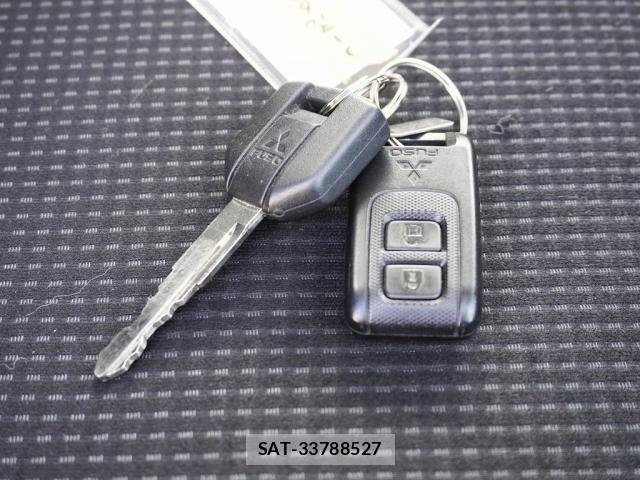 Mitsubishi CANTER 2019-06 8795444-28
