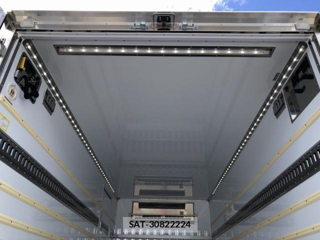 Mitsubishi CANTER 2026-05 8828147-21