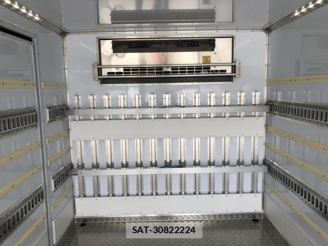 Mitsubishi CANTER 2026-05 8828147-23