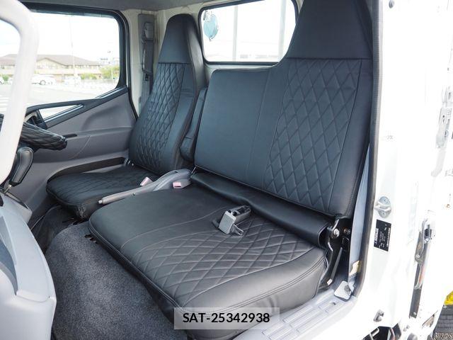 Mitsubishi CANTER 2015-03 8828167-19