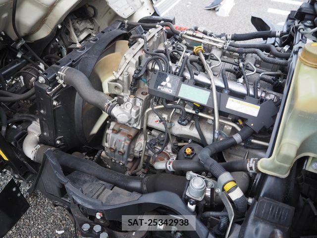 Mitsubishi CANTER 2015-03 8828167-22