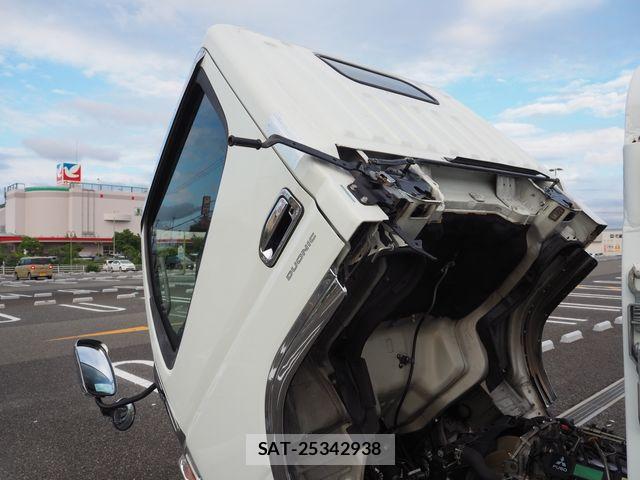 Mitsubishi CANTER 2015-03 8828167-23