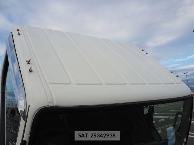 Mitsubishi CANTER 2015-03 8828167-24
