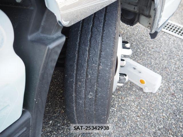 Mitsubishi CANTER 2015-03 8828167-28