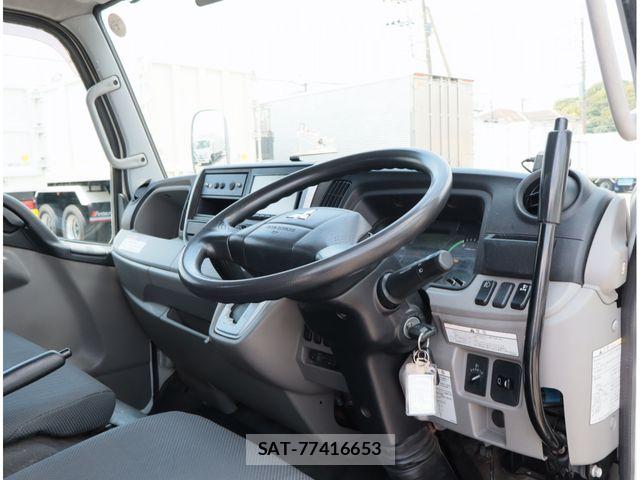 Mitsubishi CANTER 2018-03 8828165-22