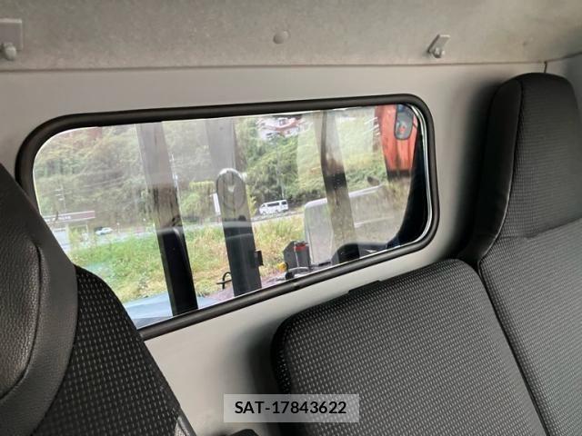 Mitsubishi CANTER 2017-03 8848420-18