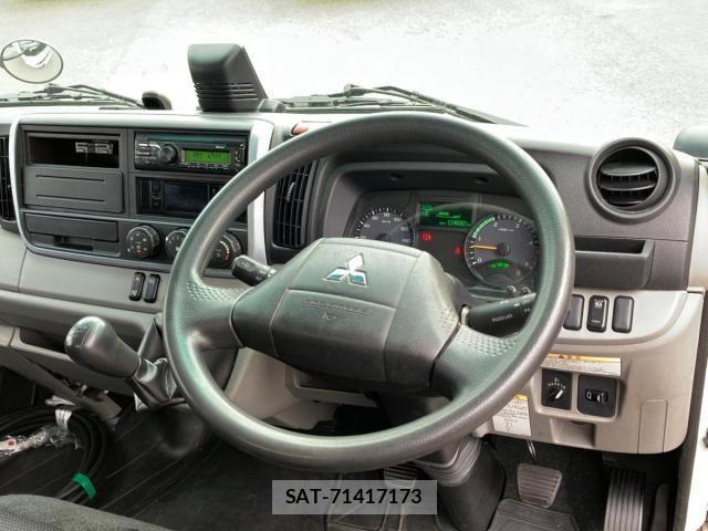 Mitsubishi CANTER 2023-12 8848408-17