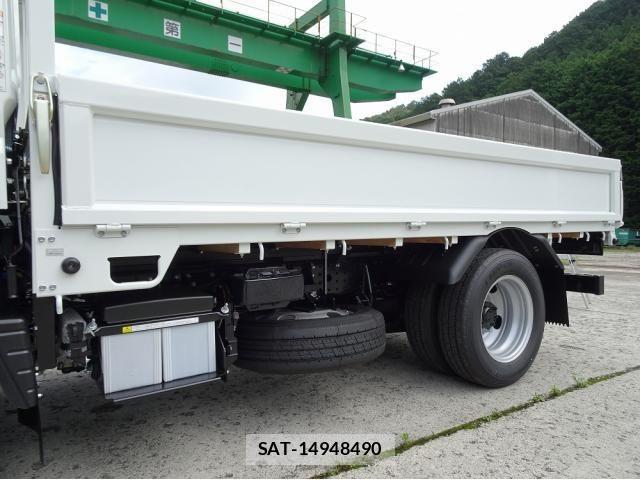 Mitsubishi CANTER 2026-05 8848404-24