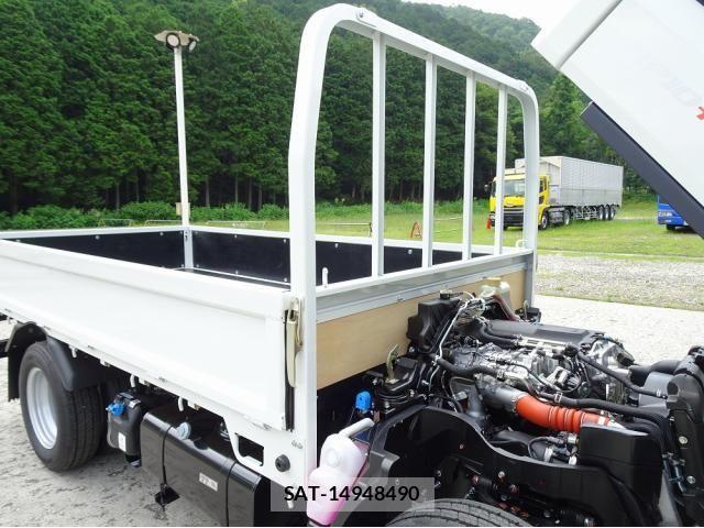 Mitsubishi CANTER 2026-05 8848404-25