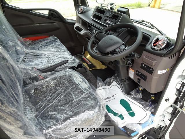 Mitsubishi CANTER 2026-05 8848404-7