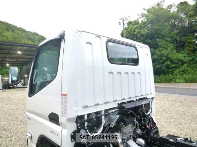 Mitsubishi CANTER 2026-05 8848405-9