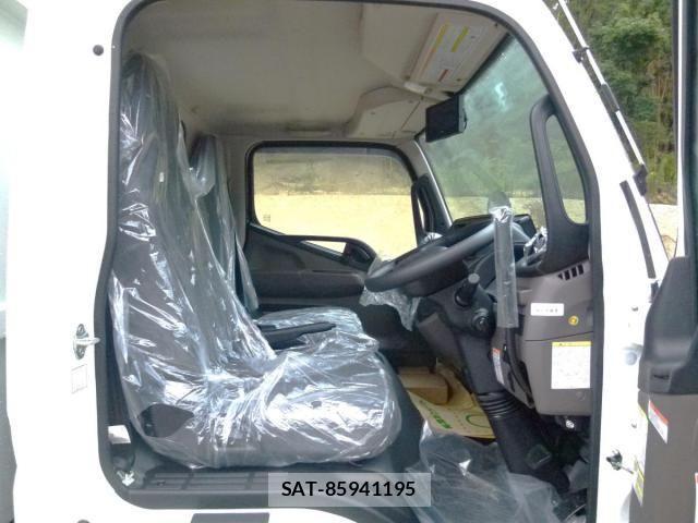 Mitsubishi CANTER 2026-05 8848405-27