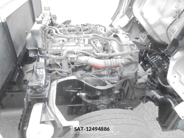 Mitsubishi CANTER 2015-11 8870597-20