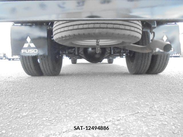 Mitsubishi CANTER 2015-11 8870597-23