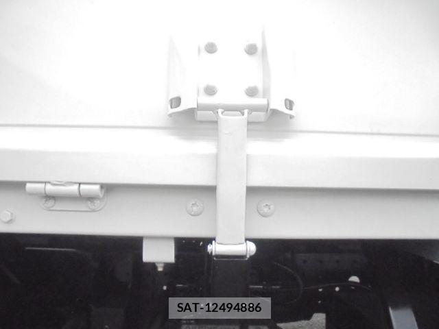 Mitsubishi CANTER 2015-11 8870597-28