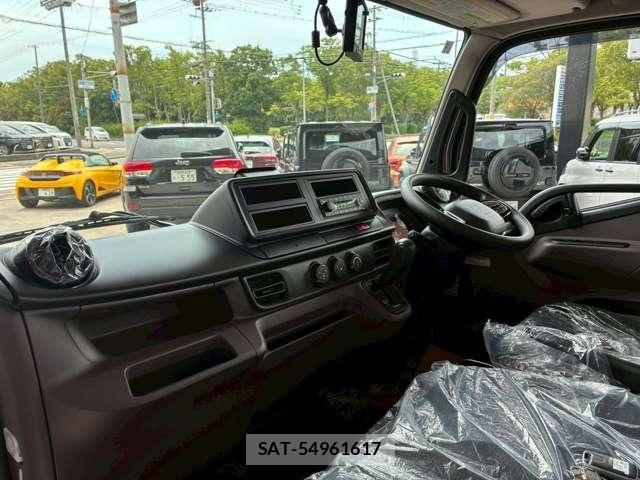 Mitsubishi CANTER 2026-05 8870587-29