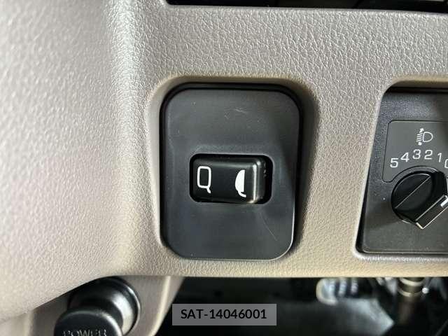 Mitsubishi CANTER 2026-04 8870588-15