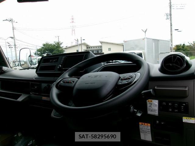 Mitsubishi CANTER 2026-04 8870582-20