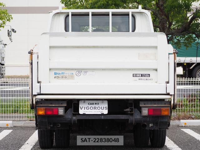 Mitsubishi CANTER 2007-12 8870599-11