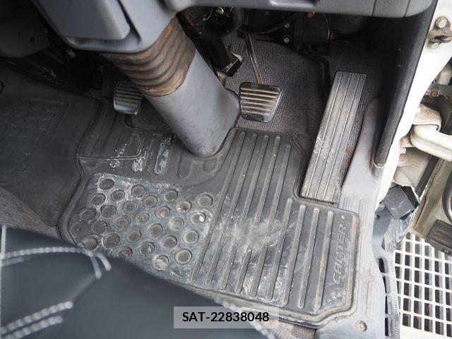 Mitsubishi CANTER 2007-12 8870599-21