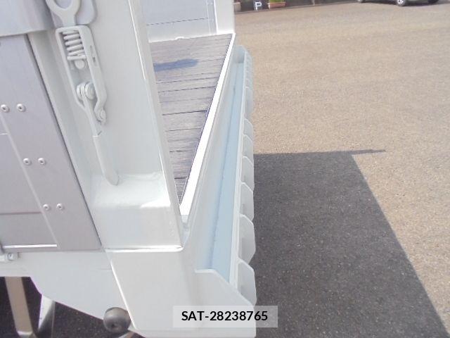 Mitsubishi CANTER 2005-02 8870592-28