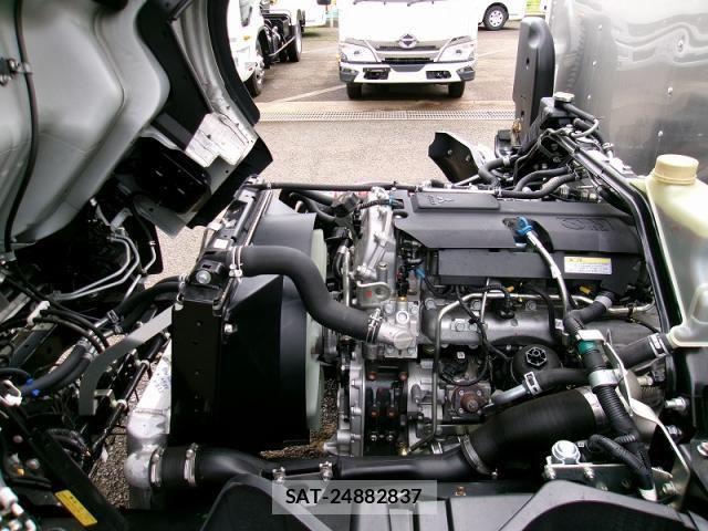 Mitsubishi CANTER 2025-02 8870583-15