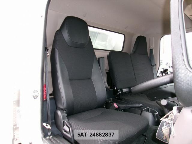 Mitsubishi CANTER 2025-02 8870583-17
