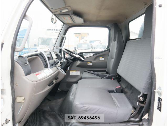 Mitsubishi CANTER 2018-03 8870596-26