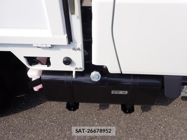 Mitsubishi CANTER 2026-06 8878985-5