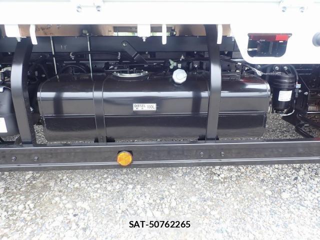 Mitsubishi CANTER 2026-06 8878979-7