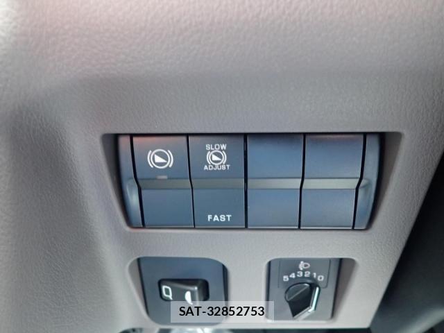 Mitsubishi CANTER 2026-06 8878977-17