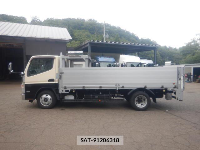 Mitsubishi CANTER 2017-07 8879007-3