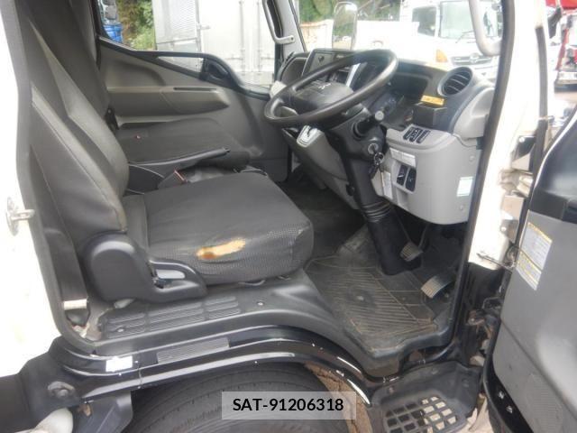Mitsubishi CANTER 2017-07 8879007-8