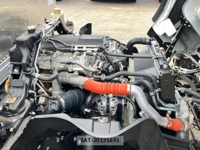 Mitsubishi CANTER 2025-12 8879008-13