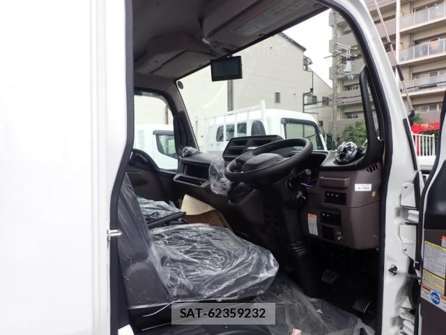 Mitsubishi CANTER 2026-06 8878975-14